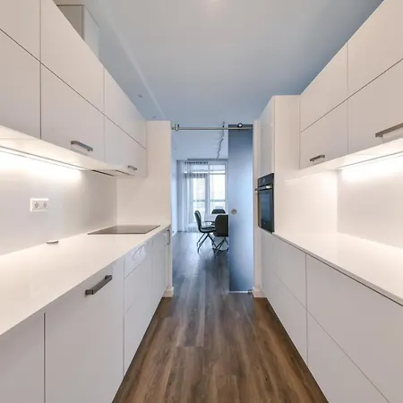 Butas K129 Living In Center