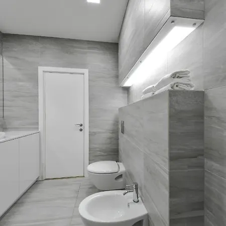 Butas K129 Living In Center